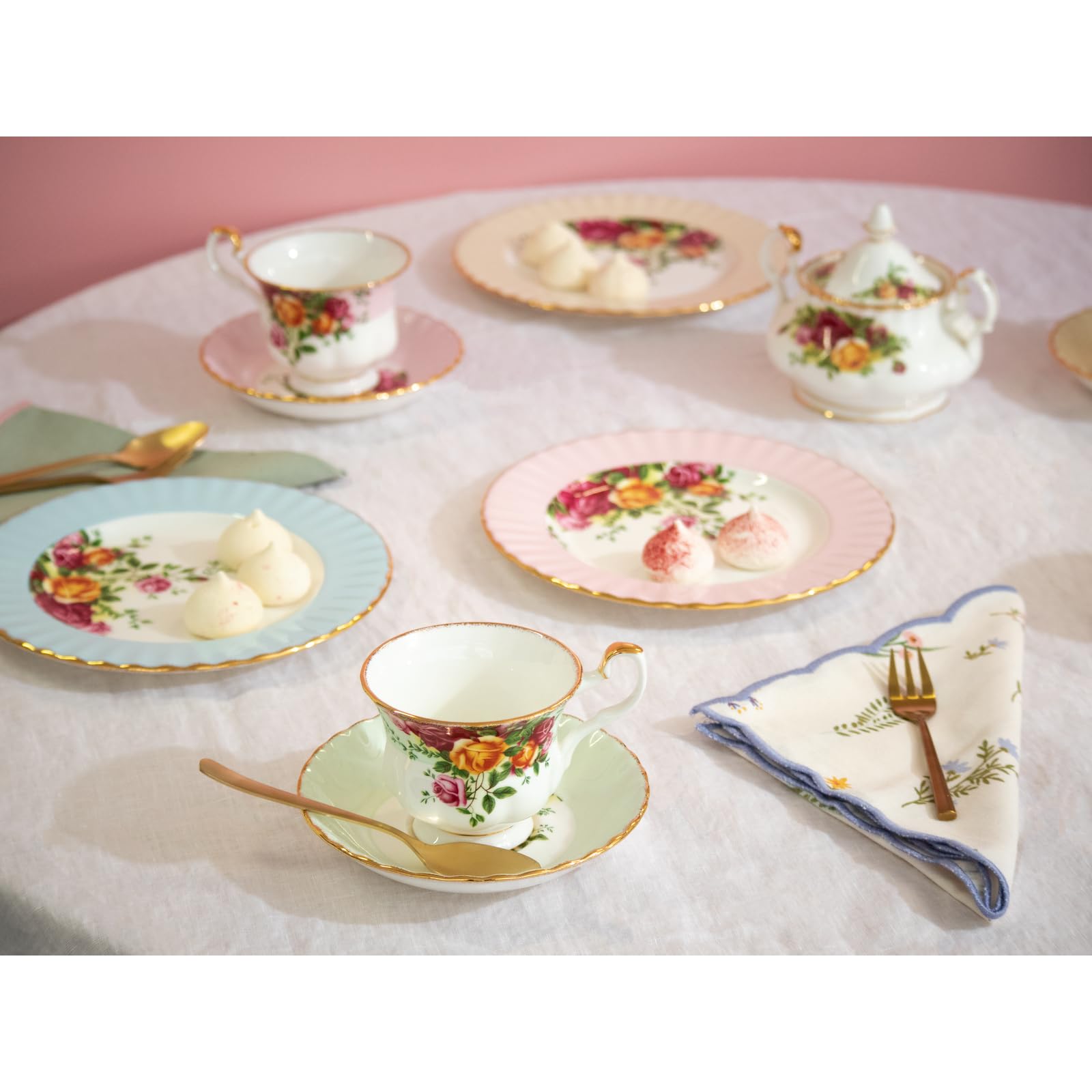 Royal Albert Old Country Roses 3-Piece Set (Teacup, Saucer & Plate) - Image 10