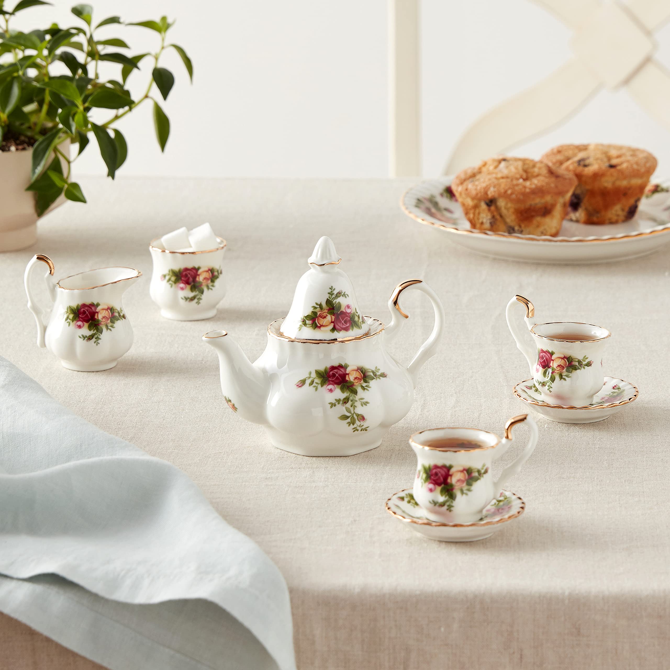 Royal Albert Old Country Roses Le Petite 9-Piece Tea Set - Image 7